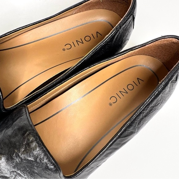 Vionic Willa II - Black Leather Slip-On Design Flats - Picture 3 of 14